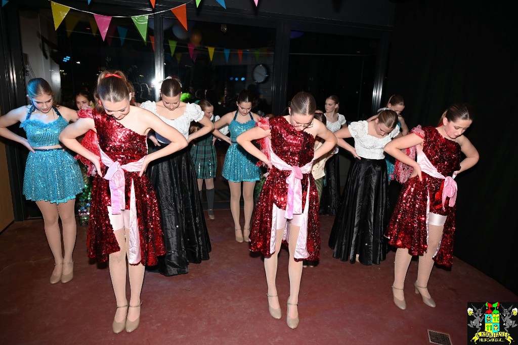 ../Images/Jeugddisco Glow in the Dark 066.jpg